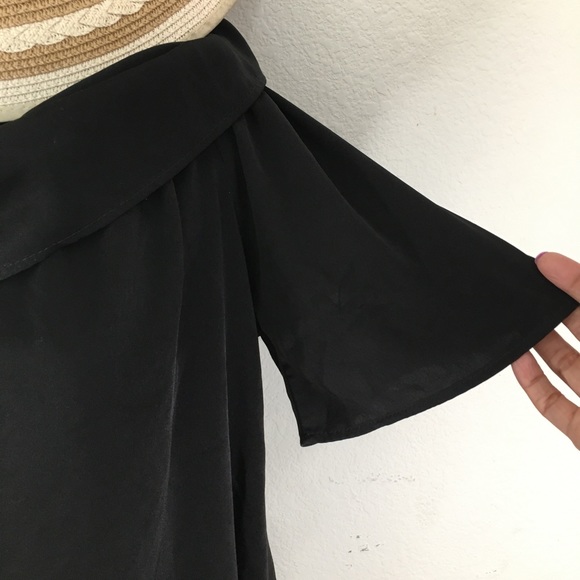 West Kei off the shoulder ruffle blouse black sz M - Picture 5 of 8